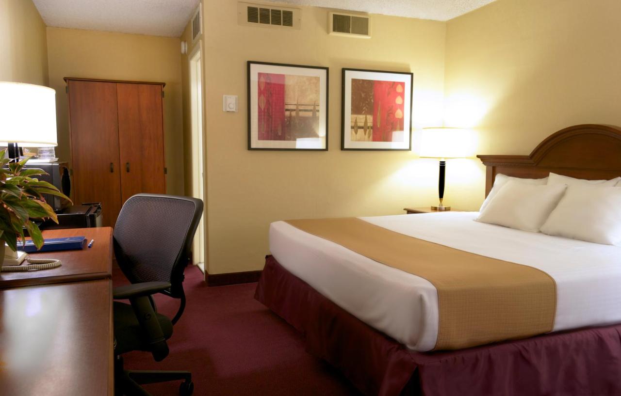 King Room - Non-Smoking at West Gate Inn Nyack