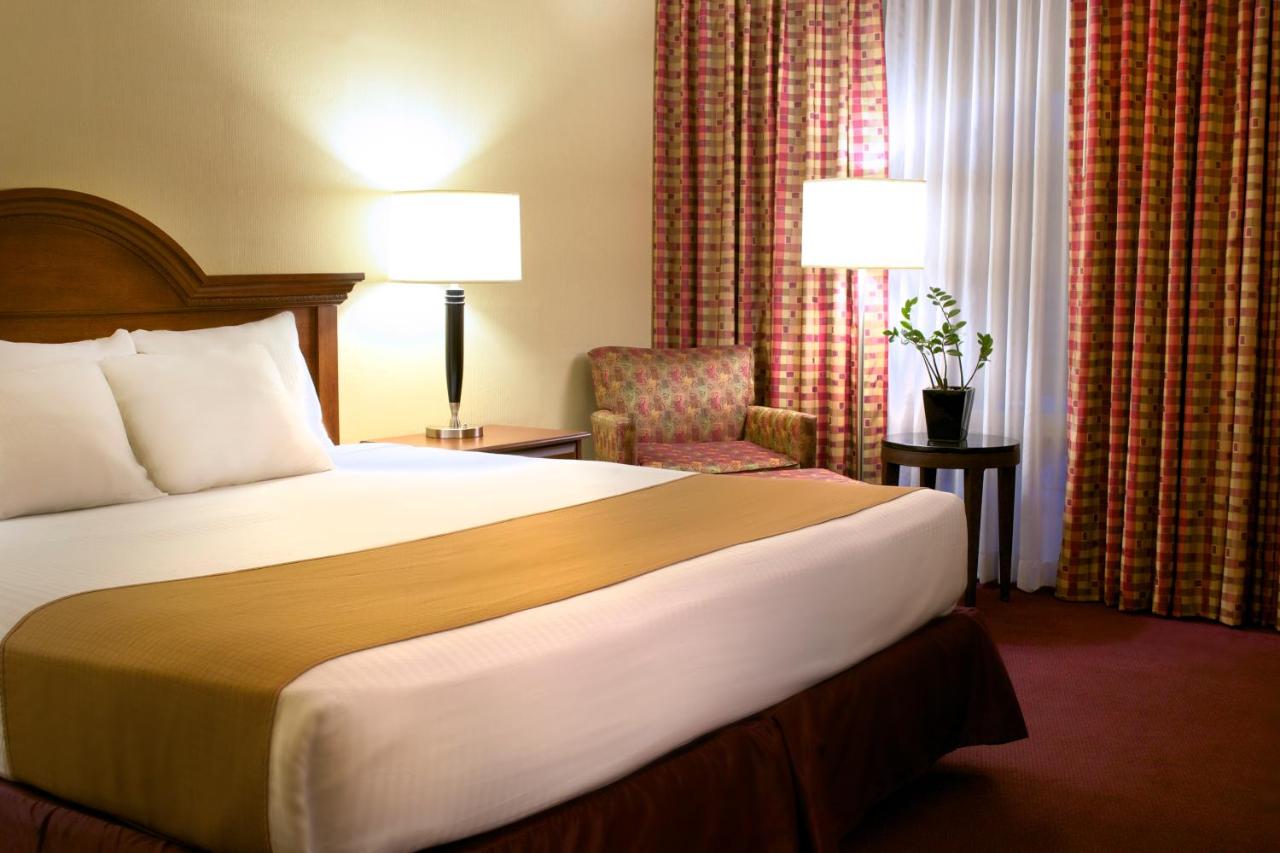 King Room - Non-Smoking at West Gate Inn Nyack