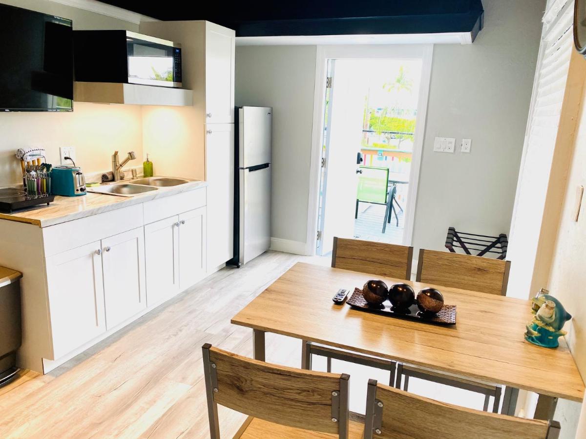 Deluxe King Suite at Sun Deck Inn and Suites