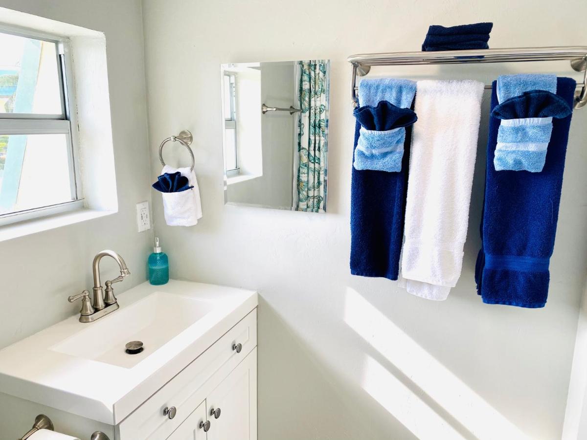 Deluxe King Suite at Sun Deck Inn and Suites