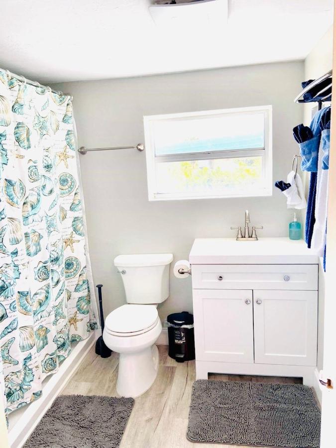 Deluxe King Suite at Sun Deck Inn and Suites