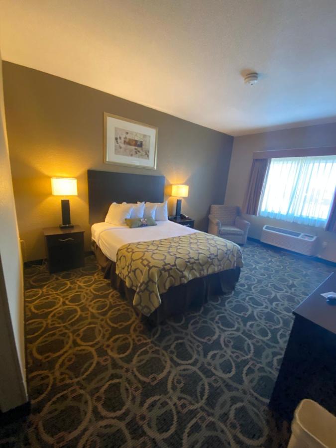 Queen Room - Disability Access/Non-Smoking at Baymont by Wyndham Casper East
