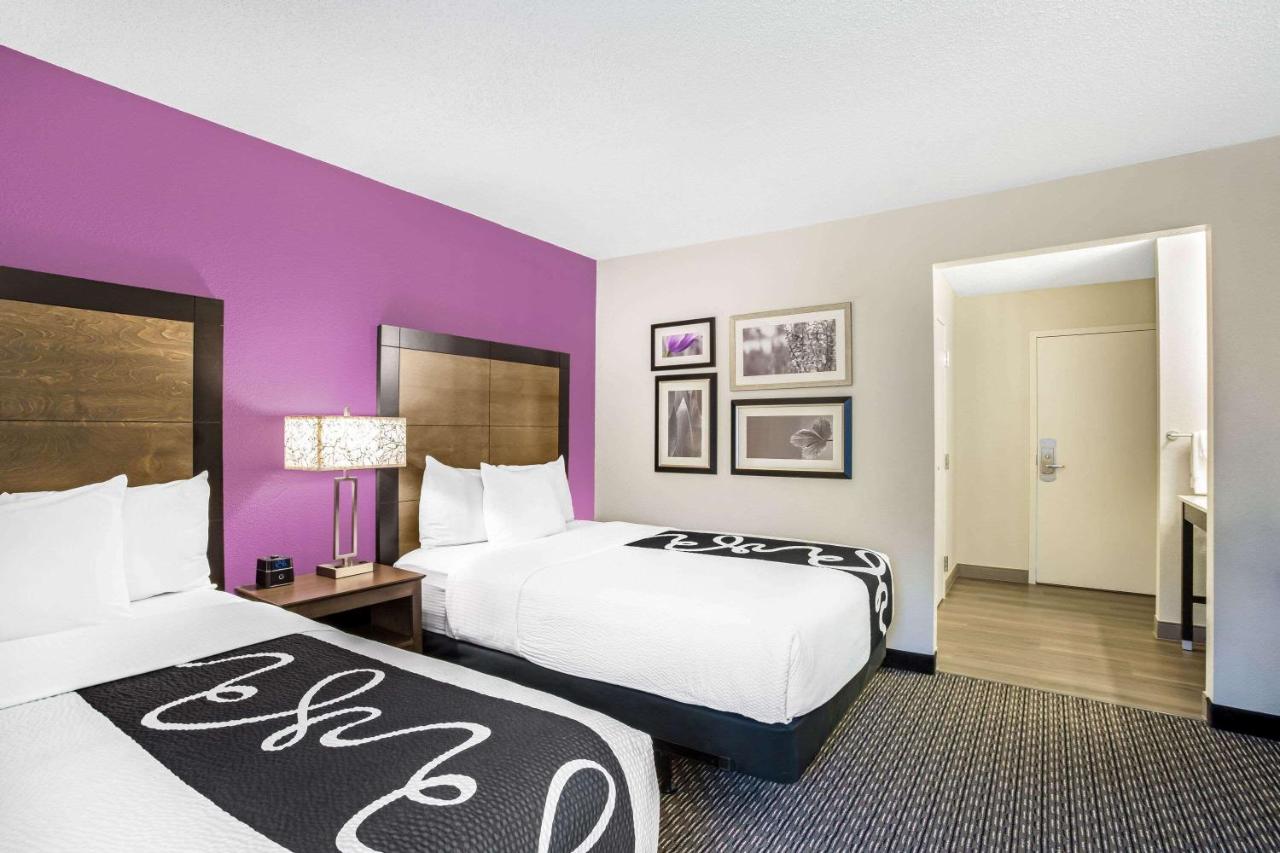 Double Room with Two Double Beds and Mobility/Hearing Impaired Access - Non-Smoking at La Quinta Inn & Suites by Wyndham Hartford - Bradley Airport