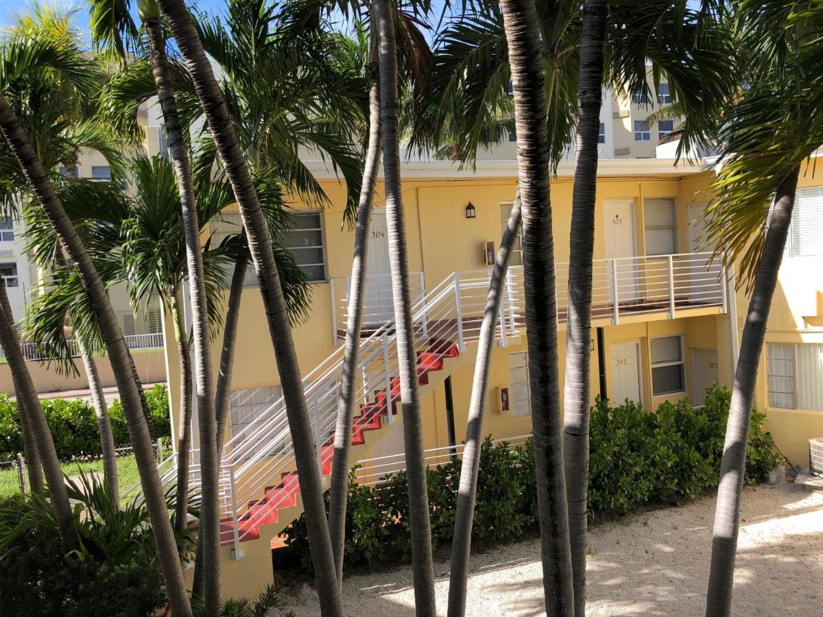 Two Bedrooms Family Suite with Kitchenette - Free Parking at Beach Place Hotel