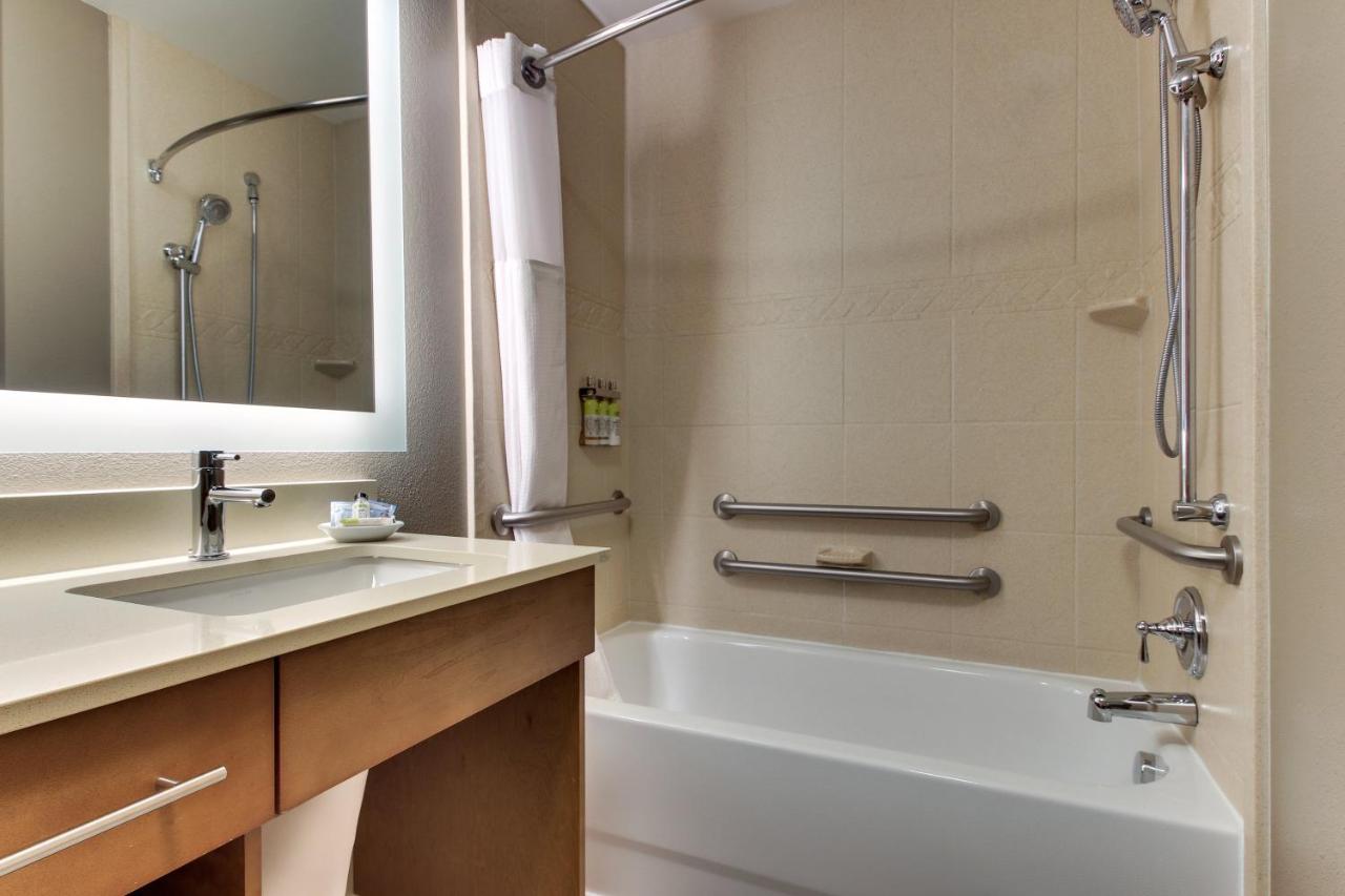 Queen Studio Suite with Batch Tub - Mobility Accessible - Non-Smoking at Staybridge Suites Missoula, an IHG Hotel
