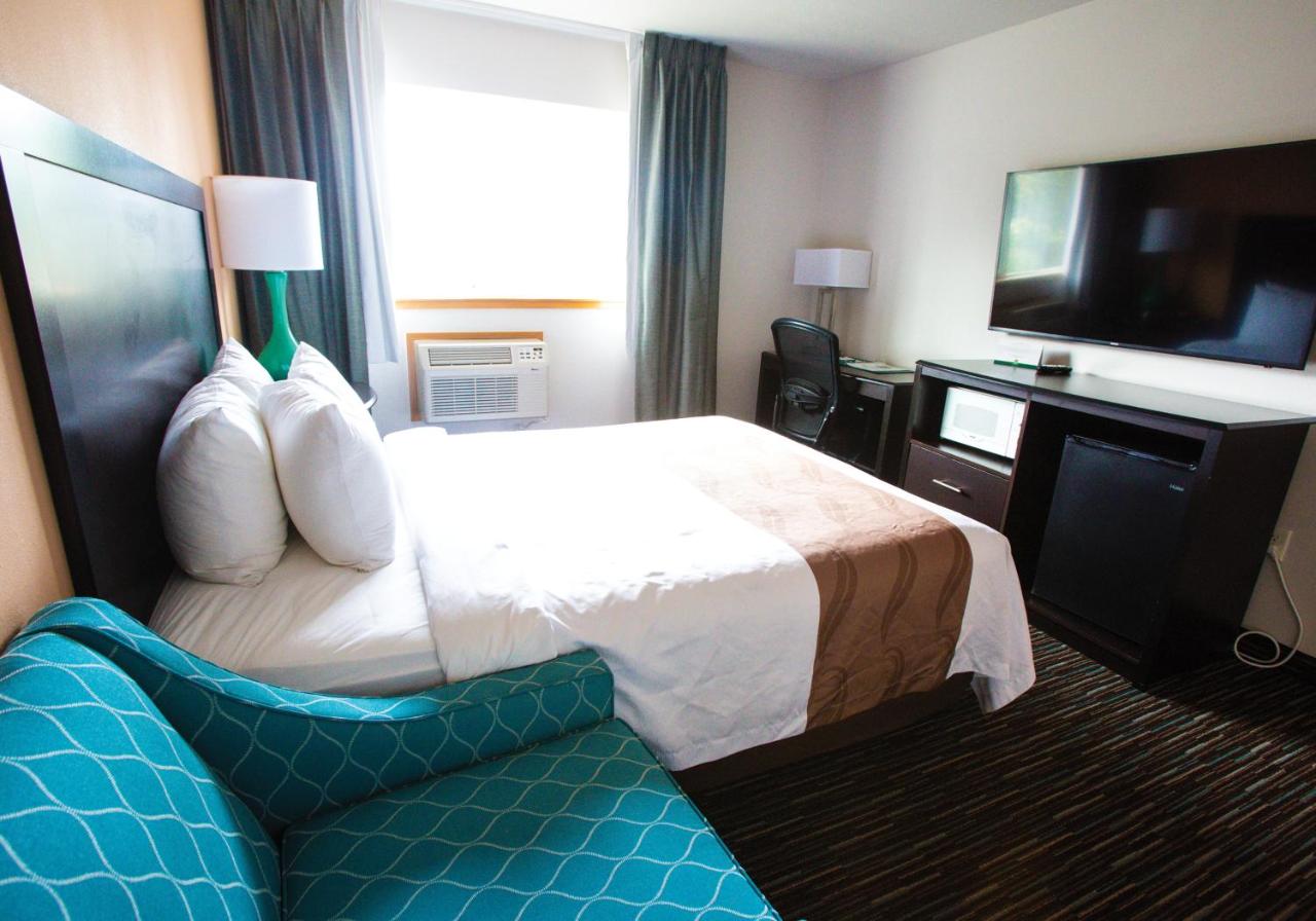 Family Suite at Cottage Grove Inn