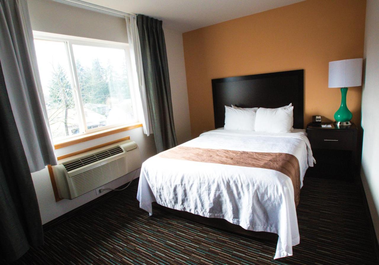 Family Suite at Cottage Grove Inn