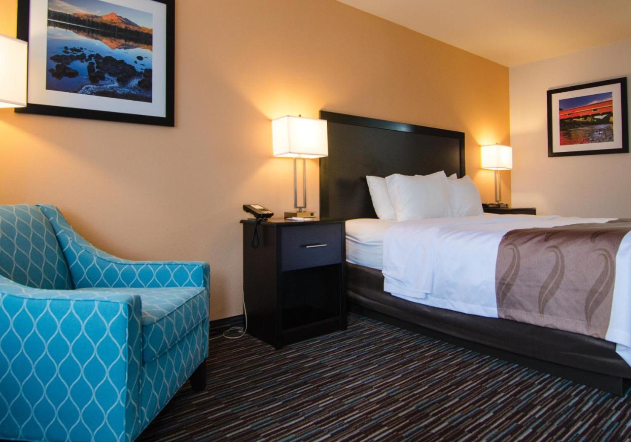 King Room - Disability Access at Cottage Grove Inn