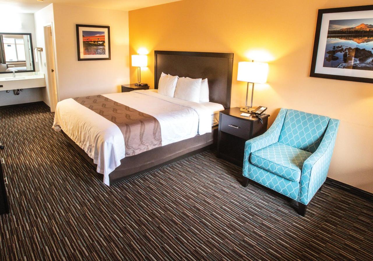 King Room - Disability Access at Cottage Grove Inn