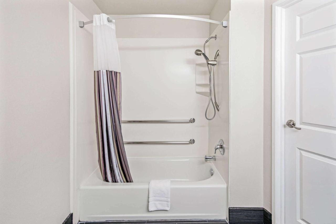 King Room - Disability Access at The Hotel Oceanside