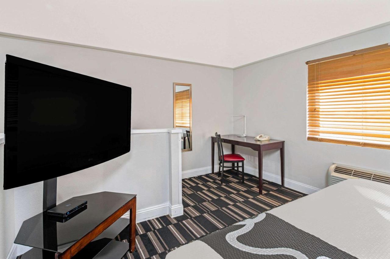 King Suite at The Hotel Oceanside