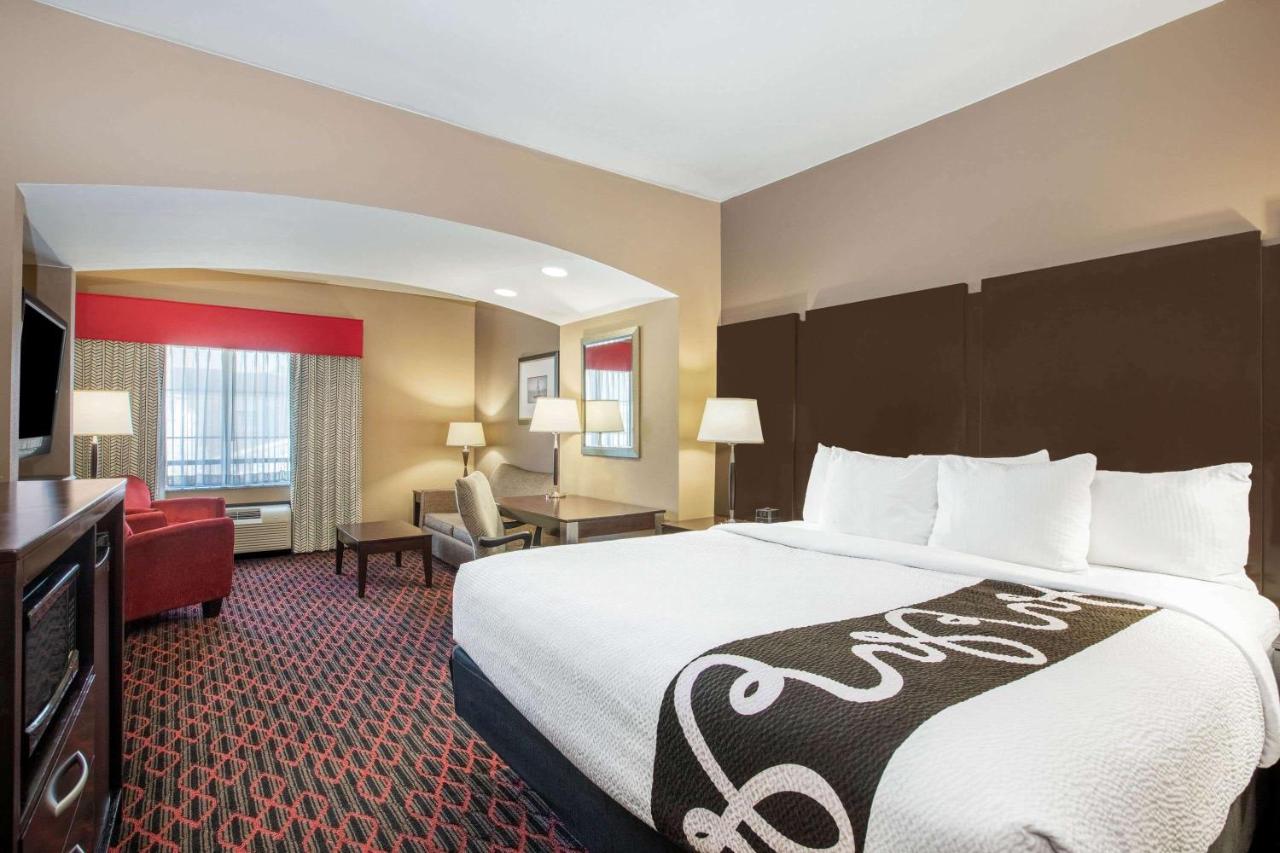 Executive Room 1 King Bed at La Quinta Inn & Suites by Wyndham Conway