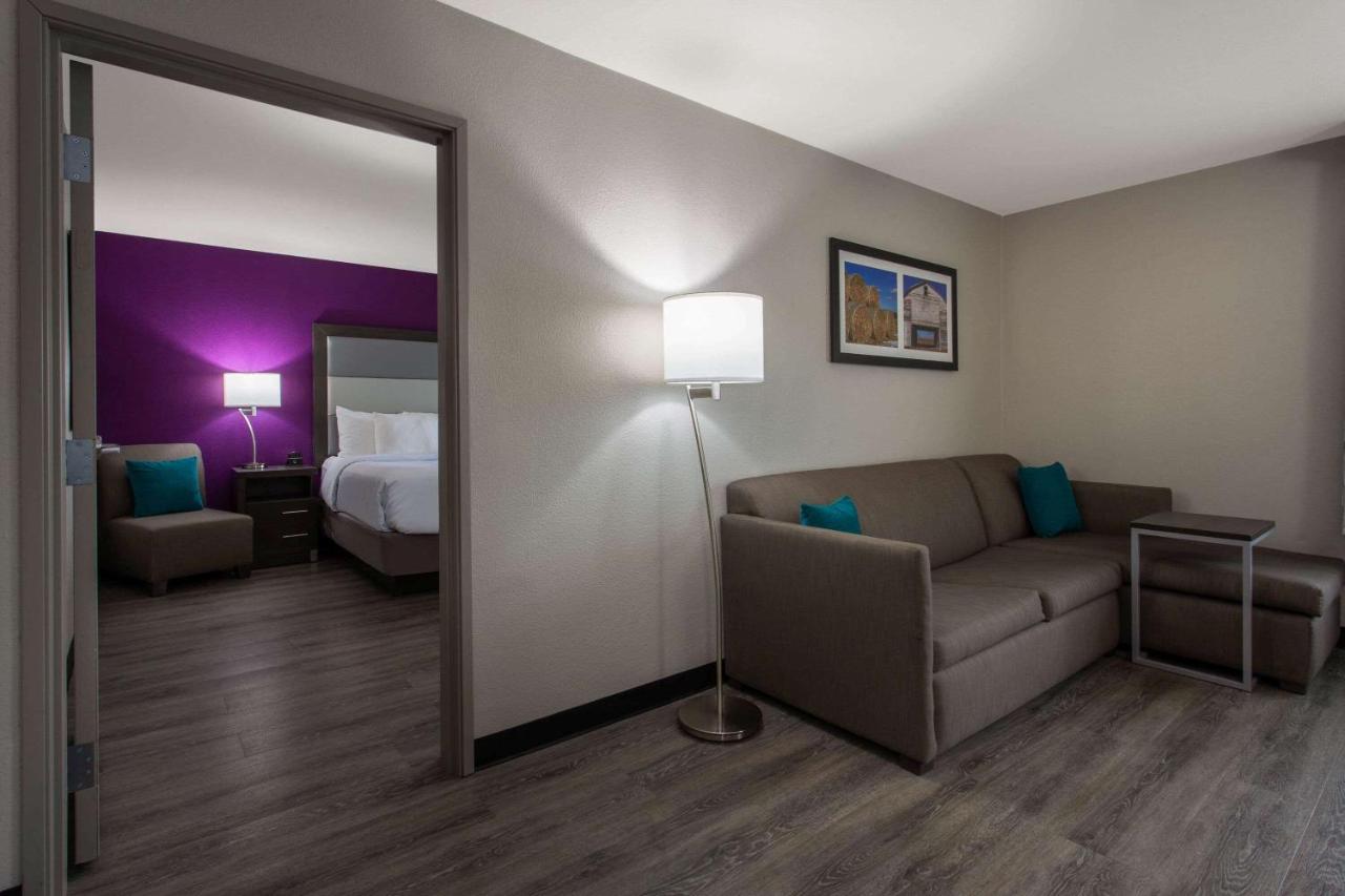 Two-Room King Suite - Non-Smoking at La Quinta Inn & Suites by Wyndham Effingham