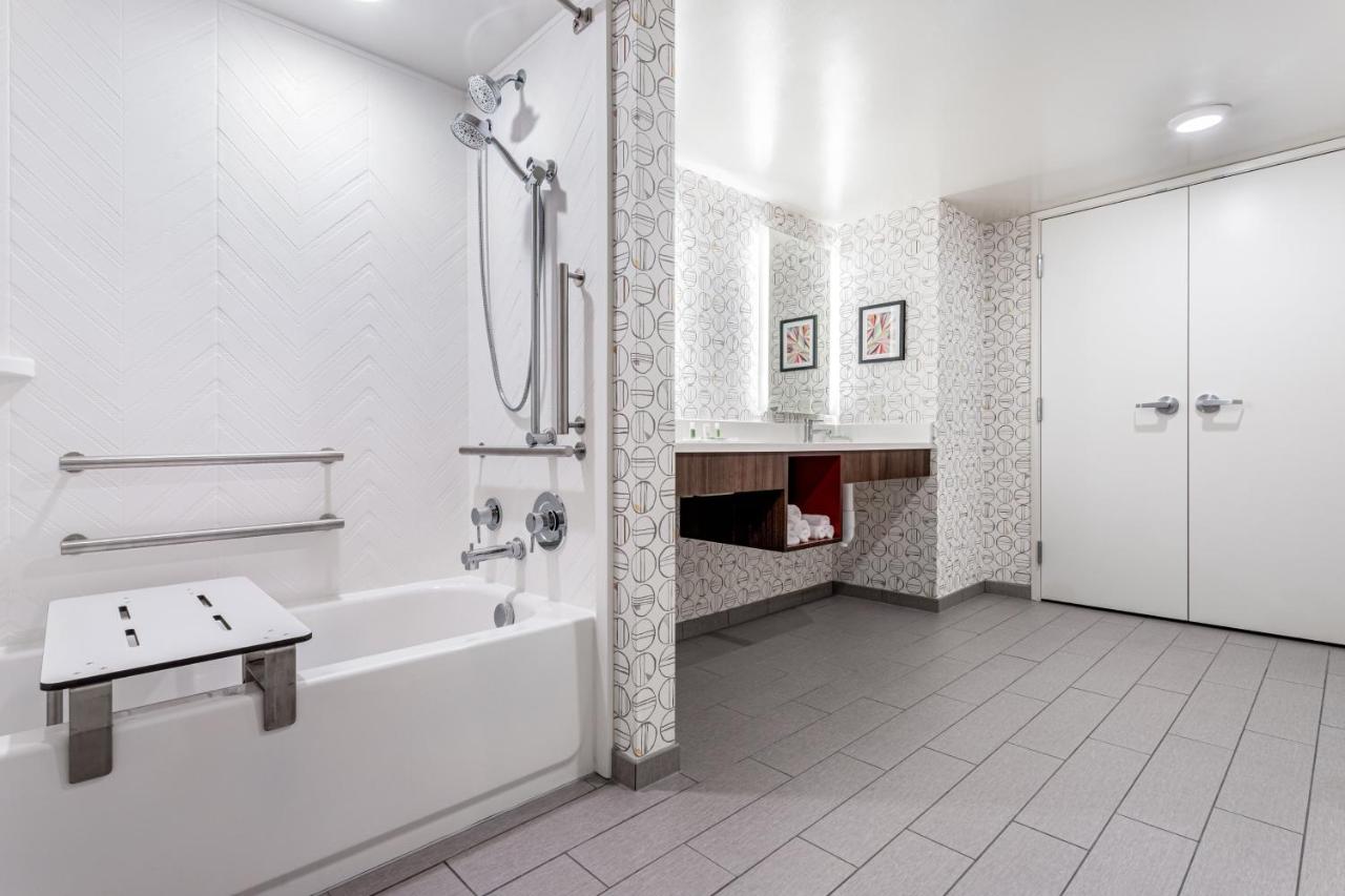 Suite - Two beds- Mobility access at Holiday Inn Columbus by IHG