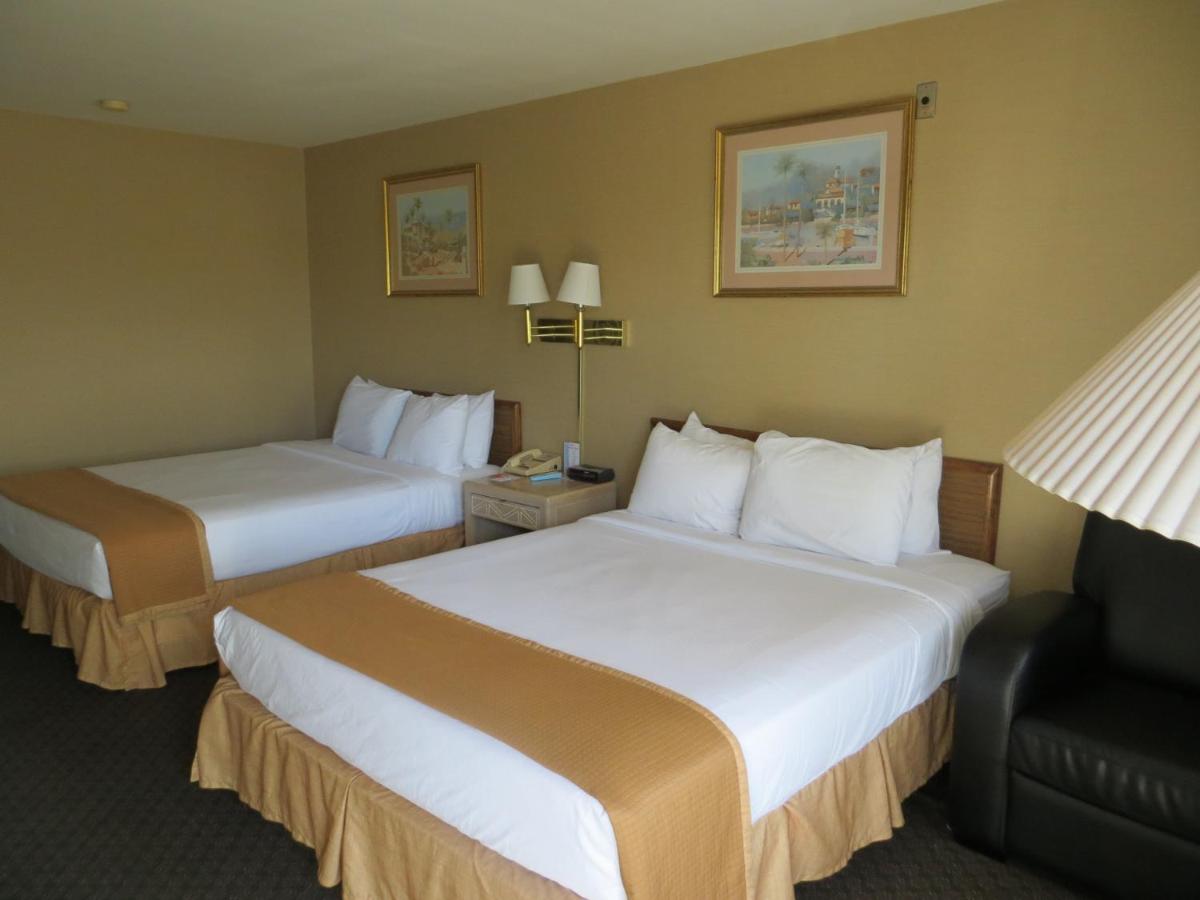 Queen Room with Two Queen Beds - Non-Smoking at Howard Johnson by Wyndham Torrance