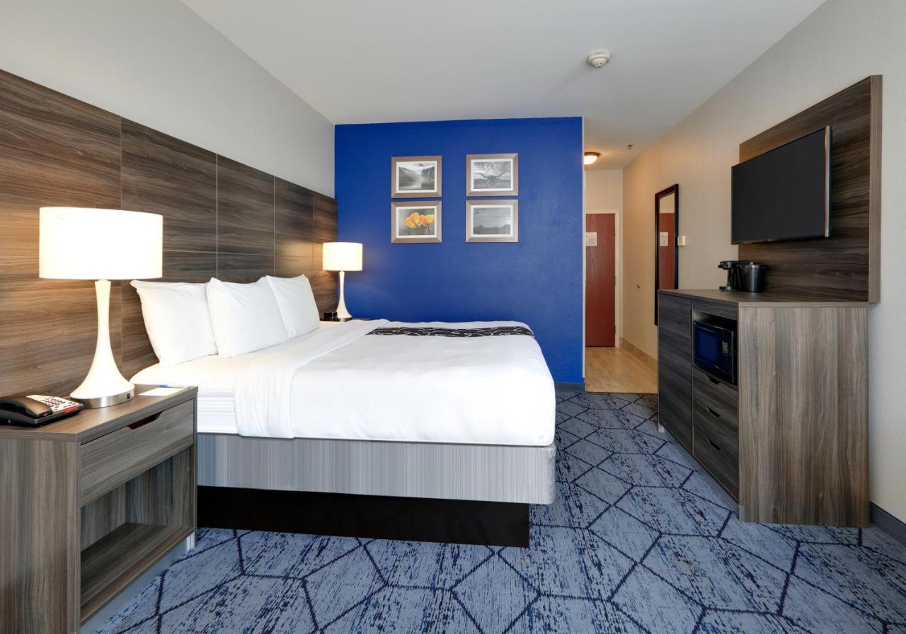 King Room - Non-Smoking at La Quinta Inn & Suites by Wyndham Denton - University Drive