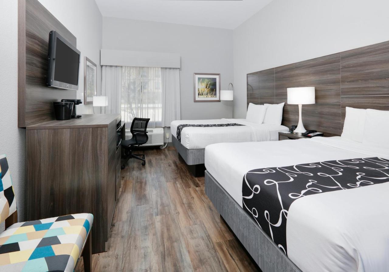 Two Queen Beds - Non-Smoking at La Quinta Inn & Suites by Wyndham Denton - University Drive