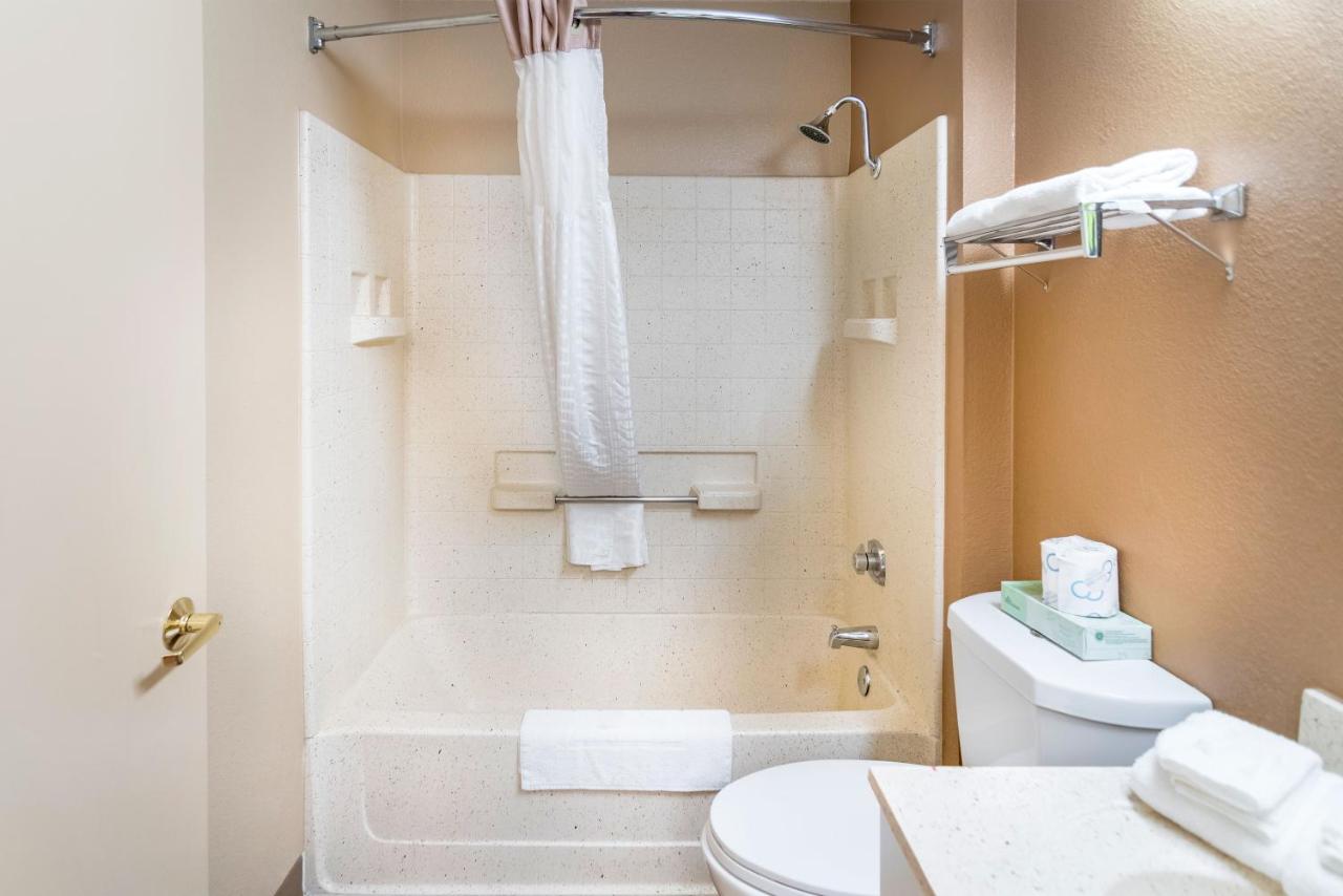 Queen Studio - Non-Smoking at Extended Stay America Suites Tulsa Midtown