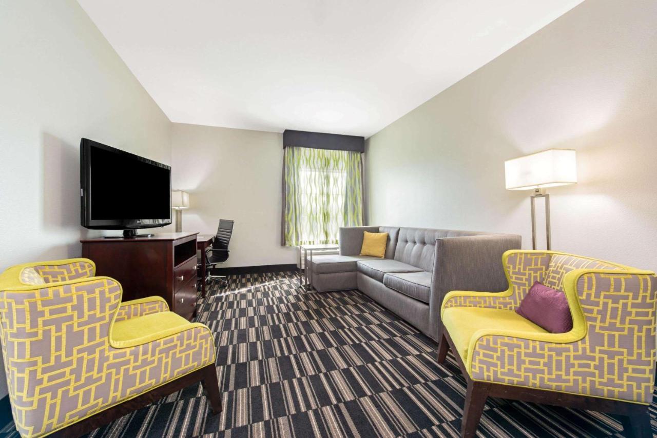 Deluxe King Suite with Lake View - Non-Smoking at La Quinta Inn & Suites by Wyndham Bridge City
