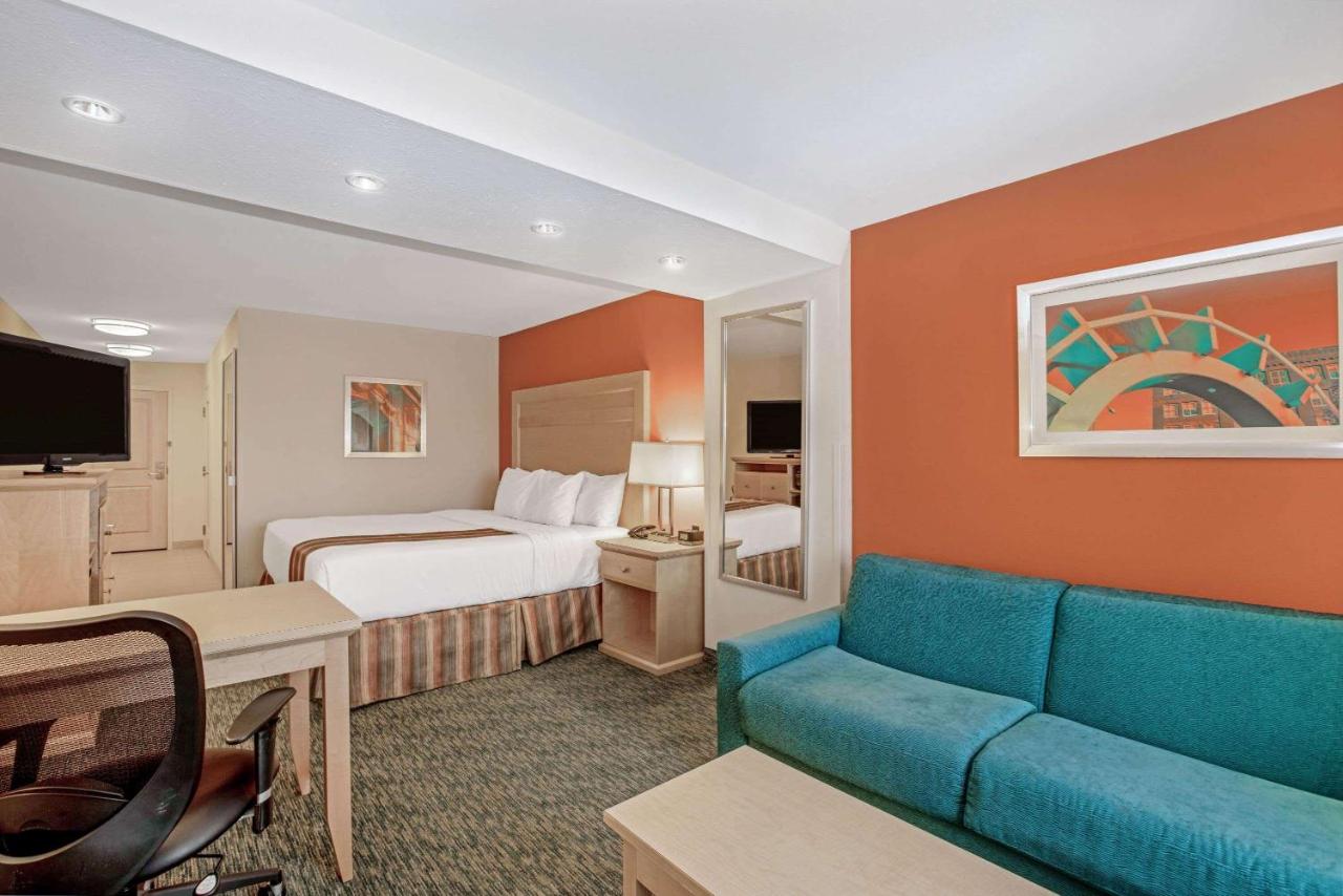 Deluxe King Room - Non-Smoking at La Quinta Inn & Suites by Wyndham Grand Forks