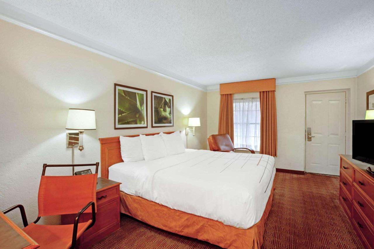  | La Quinta Inn by Wyndham Houston Greenway Plaza Medical Area