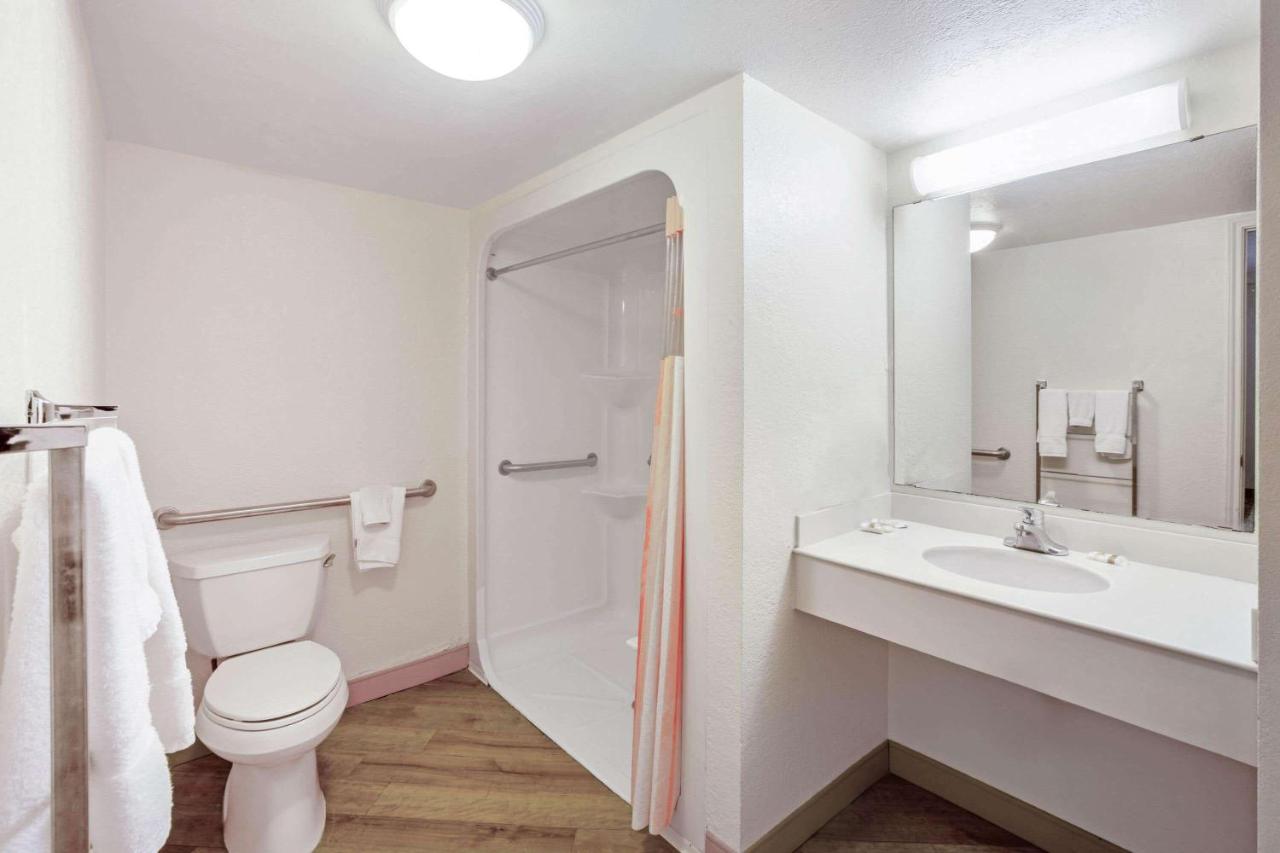  | La Quinta Inn by Wyndham Houston Greenway Plaza Medical Area
