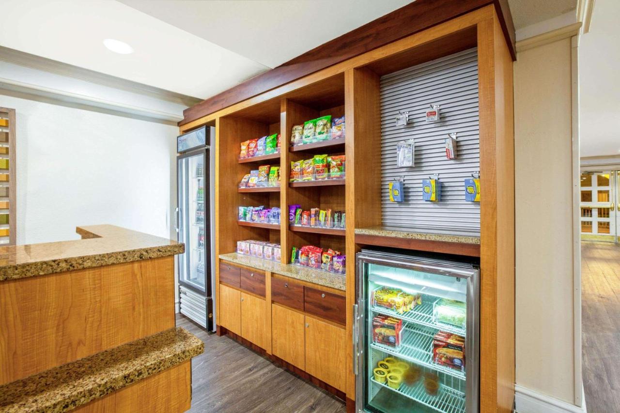  | La Quinta Inn by Wyndham Houston Greenway Plaza Medical Area