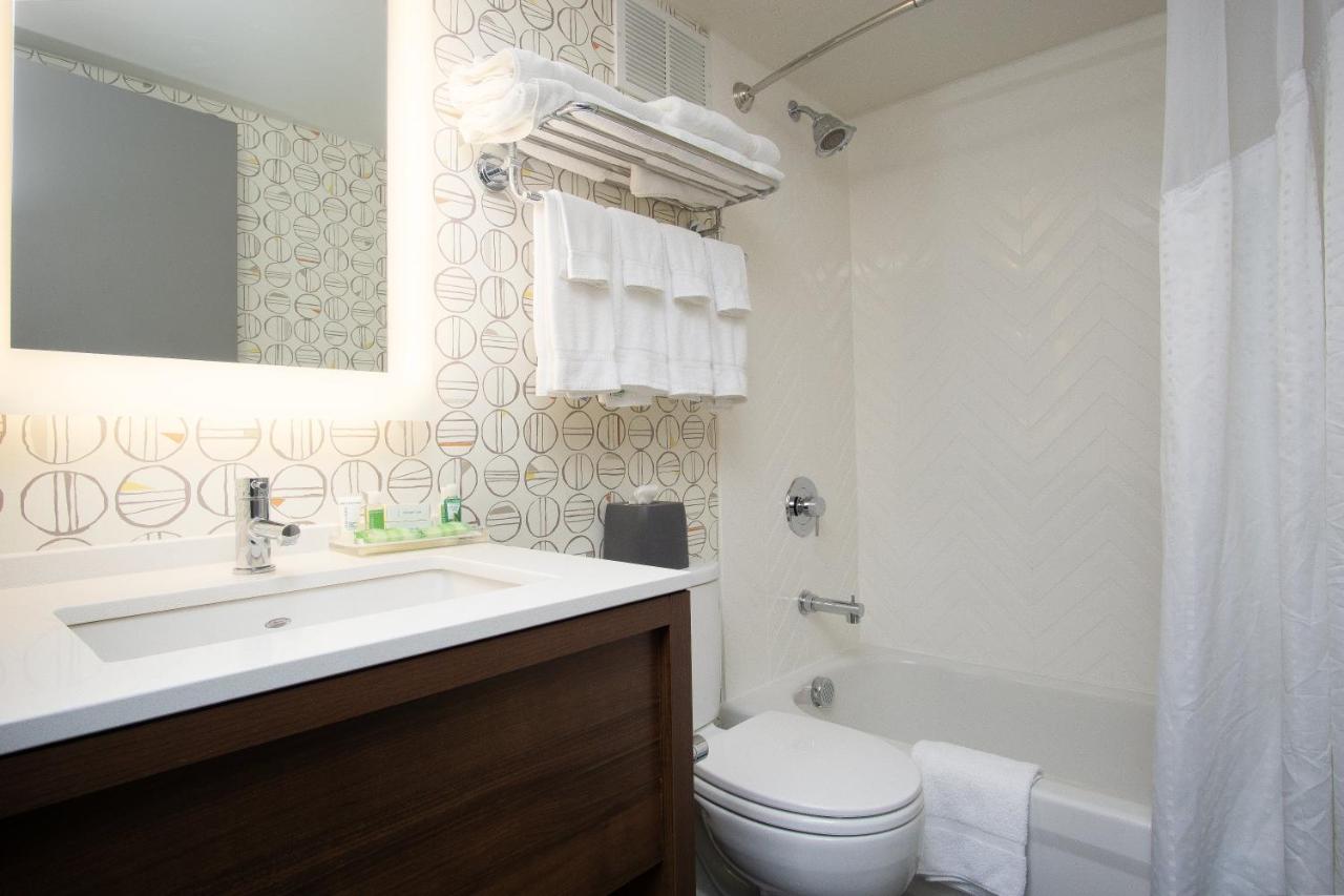Standard Queen Room with Two Queen Beds - Pet Friendly at Holiday Inn Steamboat Springs by IHG