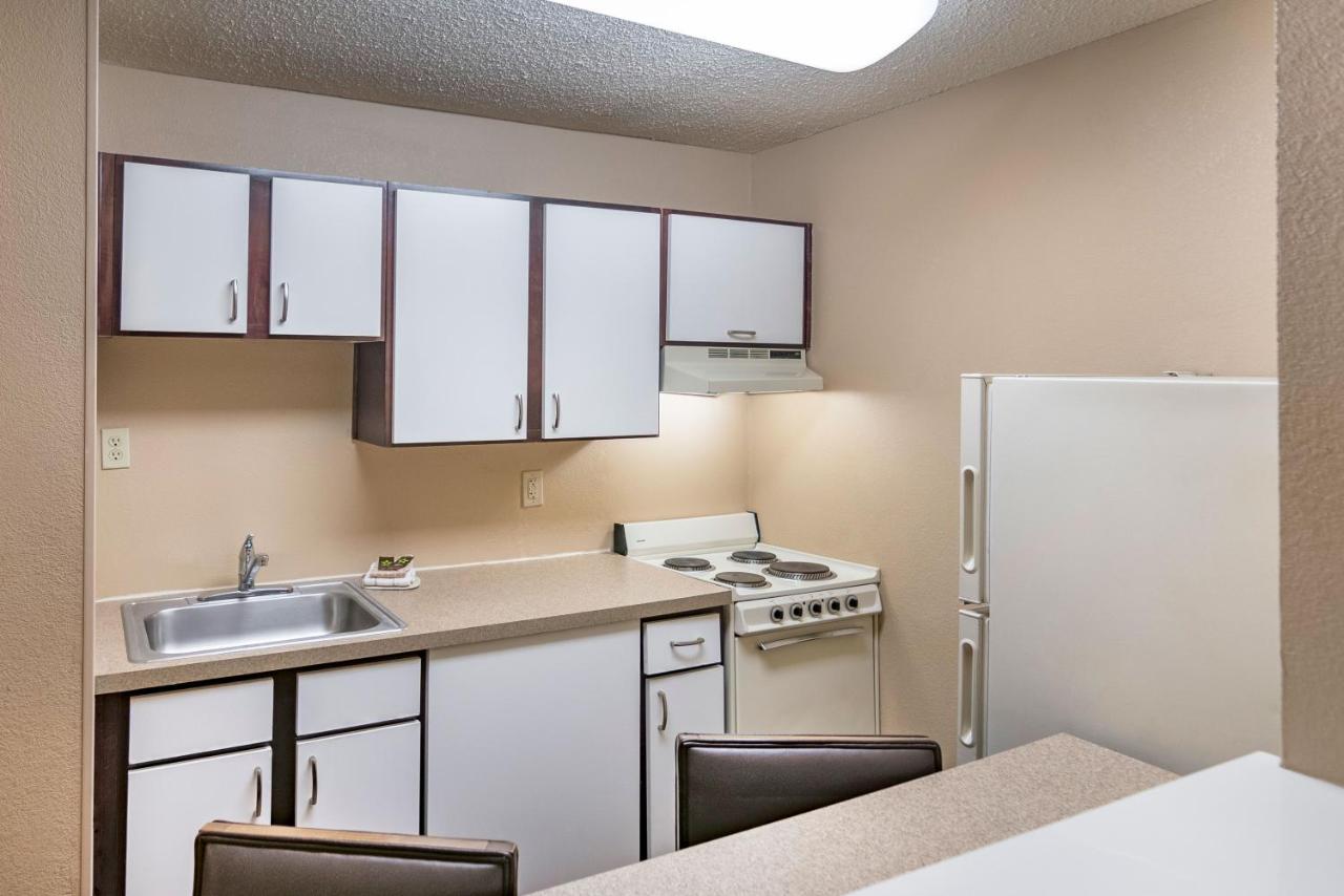 Deluxe Studio with 1 Queen Bed - Non-Smoking at Extended Stay America Suites Oklahoma City Northwest