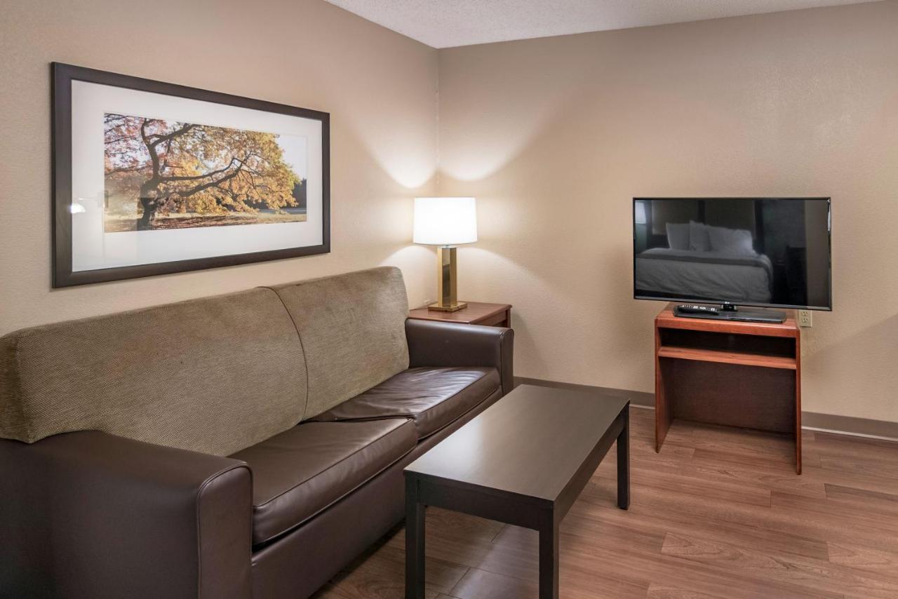 Deluxe Studio with 1 Queen Bed - Non-Smoking at Extended Stay America Suites Oklahoma City Northwest