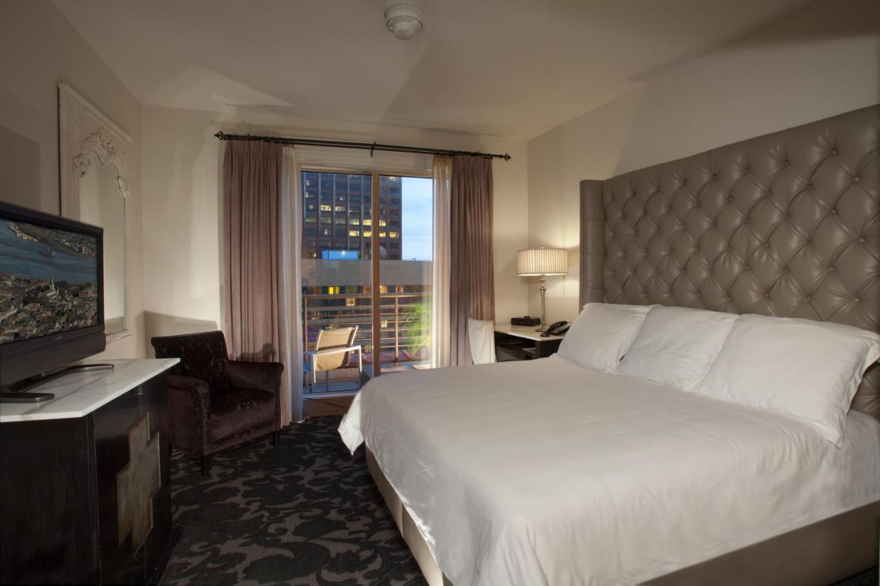 Deluxe King Studio at International House Hotel