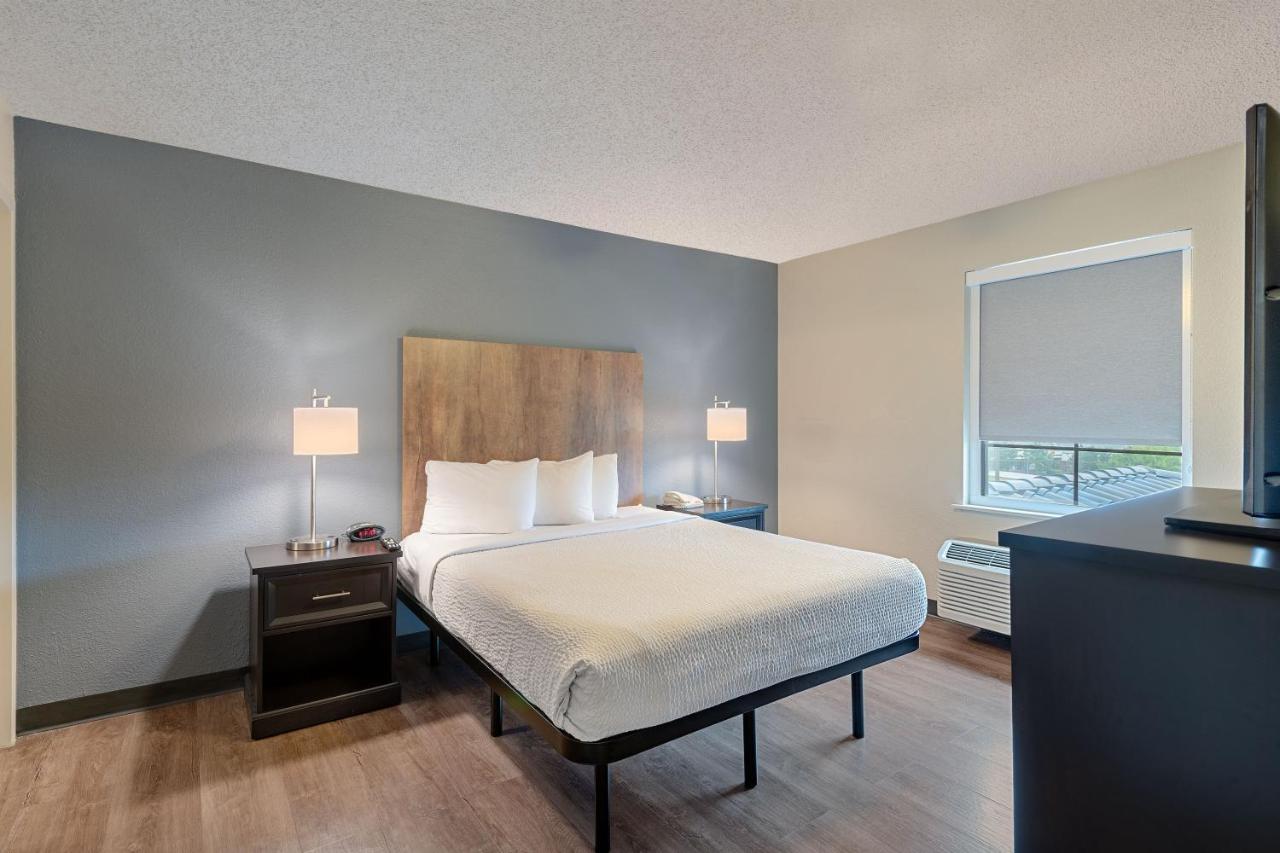 Marina View Queen Studio - Non-Smoking at Extended Stay America Premier Suites Oakland Alameda