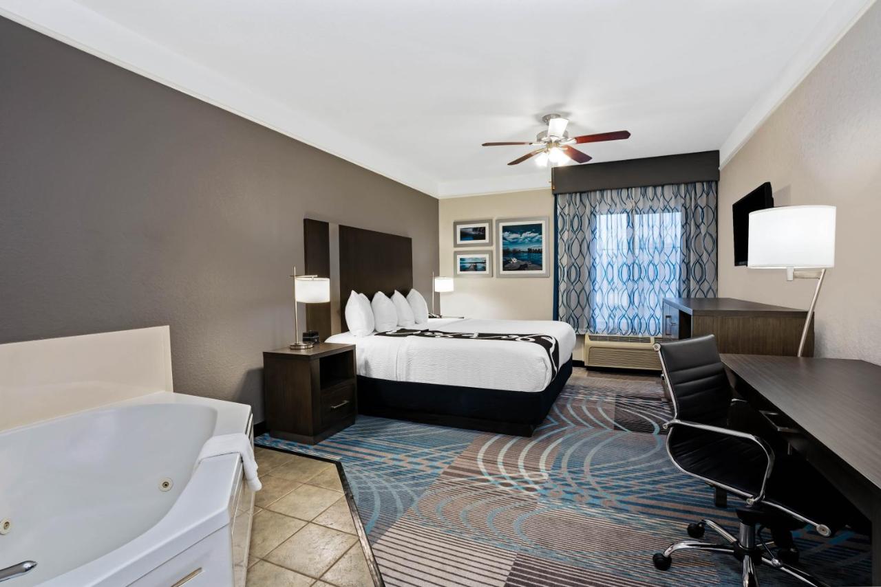 Jacuzzi King Suite - Non-Smoking at La Quinta Inn & Suites by Wyndham Conroe