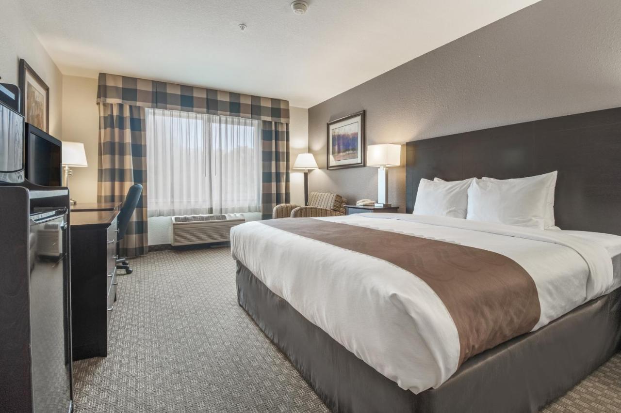 King Room - Accessible/Non-Smoking at Quality Inn