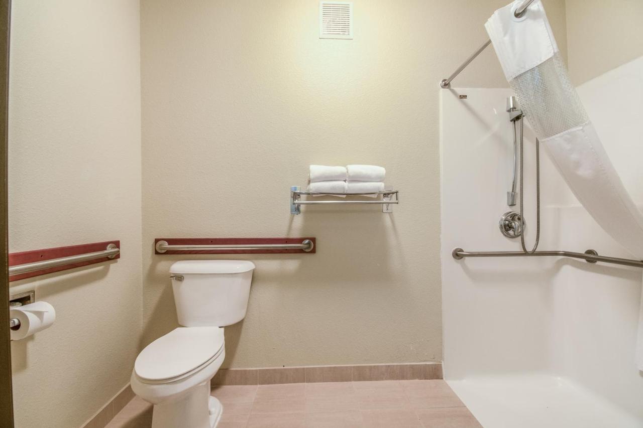 Standard Queen Room with Two Queen Beds - Disability Access/Non-Smoking at Quality Inn