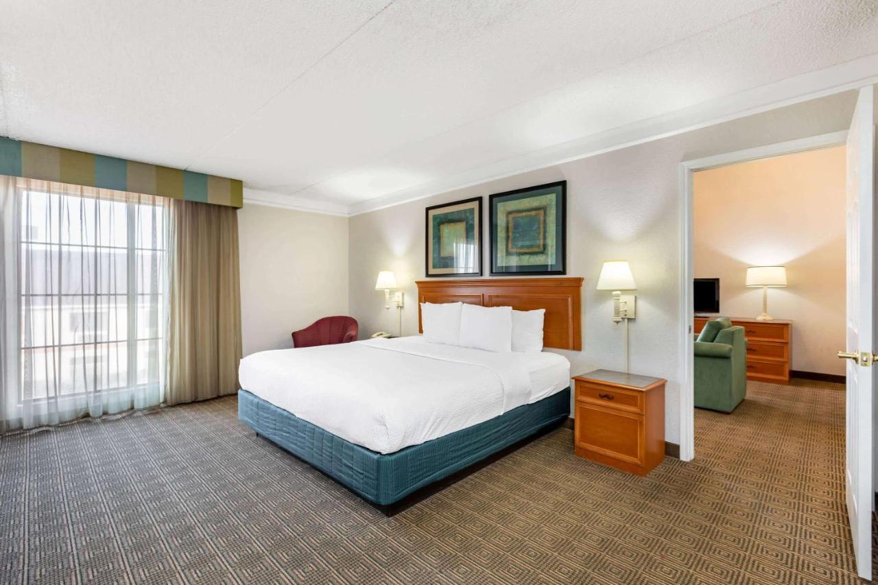 King Suite - Non-Smoking at La Quinta Inn by Wyndham El Paso West