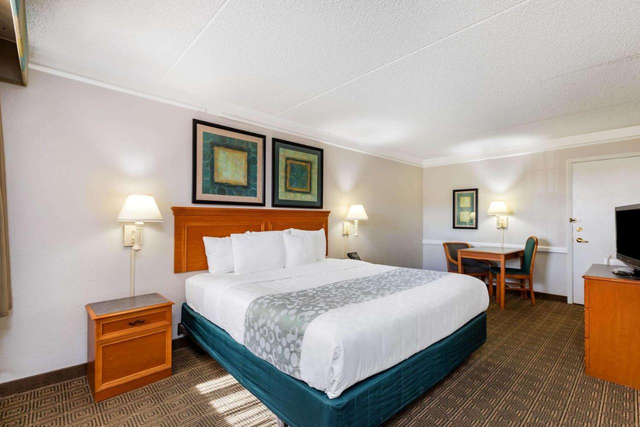 King Room - Disability Access at La Quinta Inn by Wyndham El Paso West