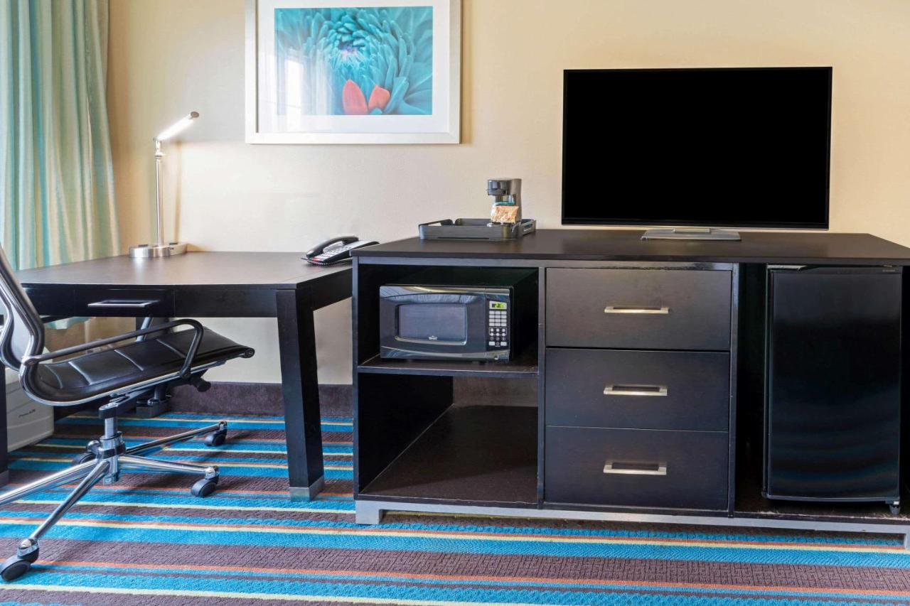 King Room - Disability Access at La Quinta Inn & Suites by Wyndham Muskogee