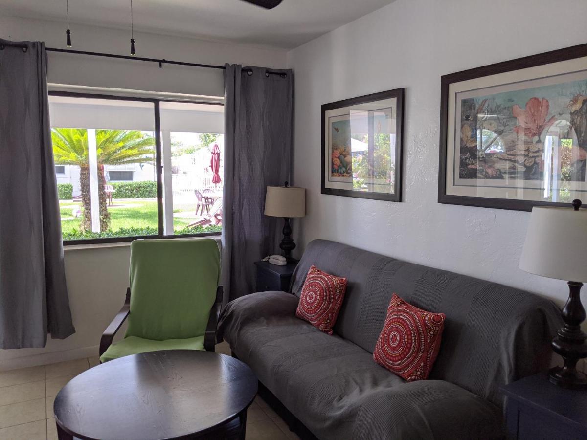 One-Bedroom Apartment at Breakaway Inn