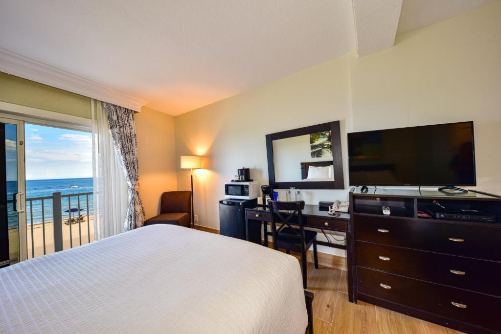 King Room - Oceanfront at Sun Tower Hotel & Suites on the Beach