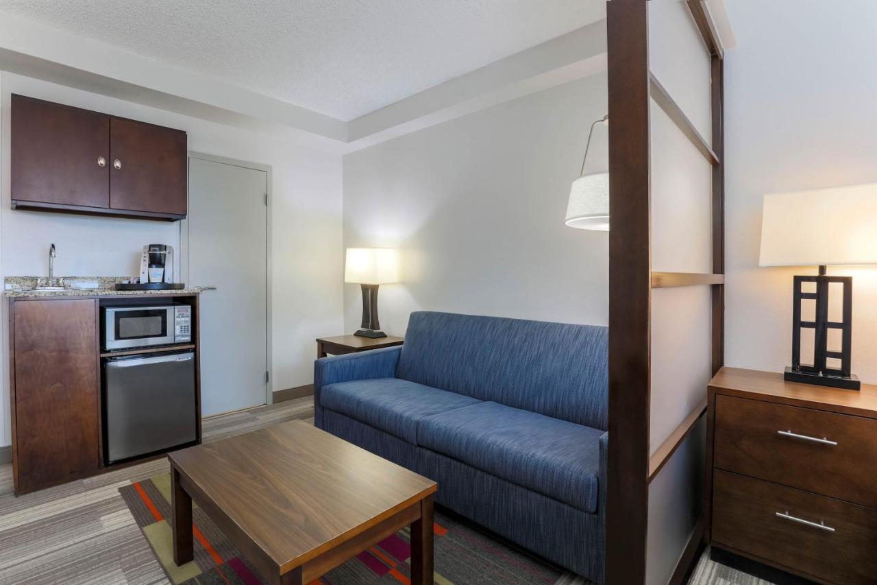 King Suite - Non-Smoking at Holiday Inn Express & Suites Fort Worth Downtown by IHG
