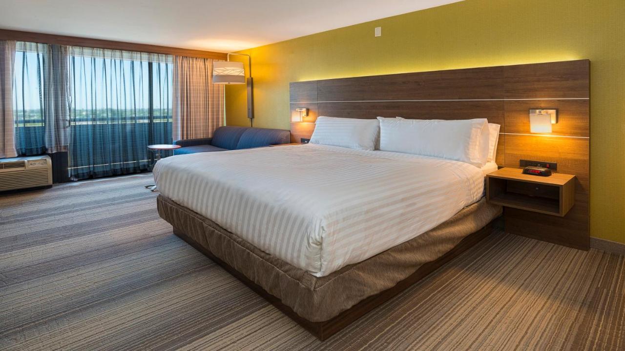 King Room with View - Non-Smoking at Holiday Inn Express Fullerton - Anaheim by IHG