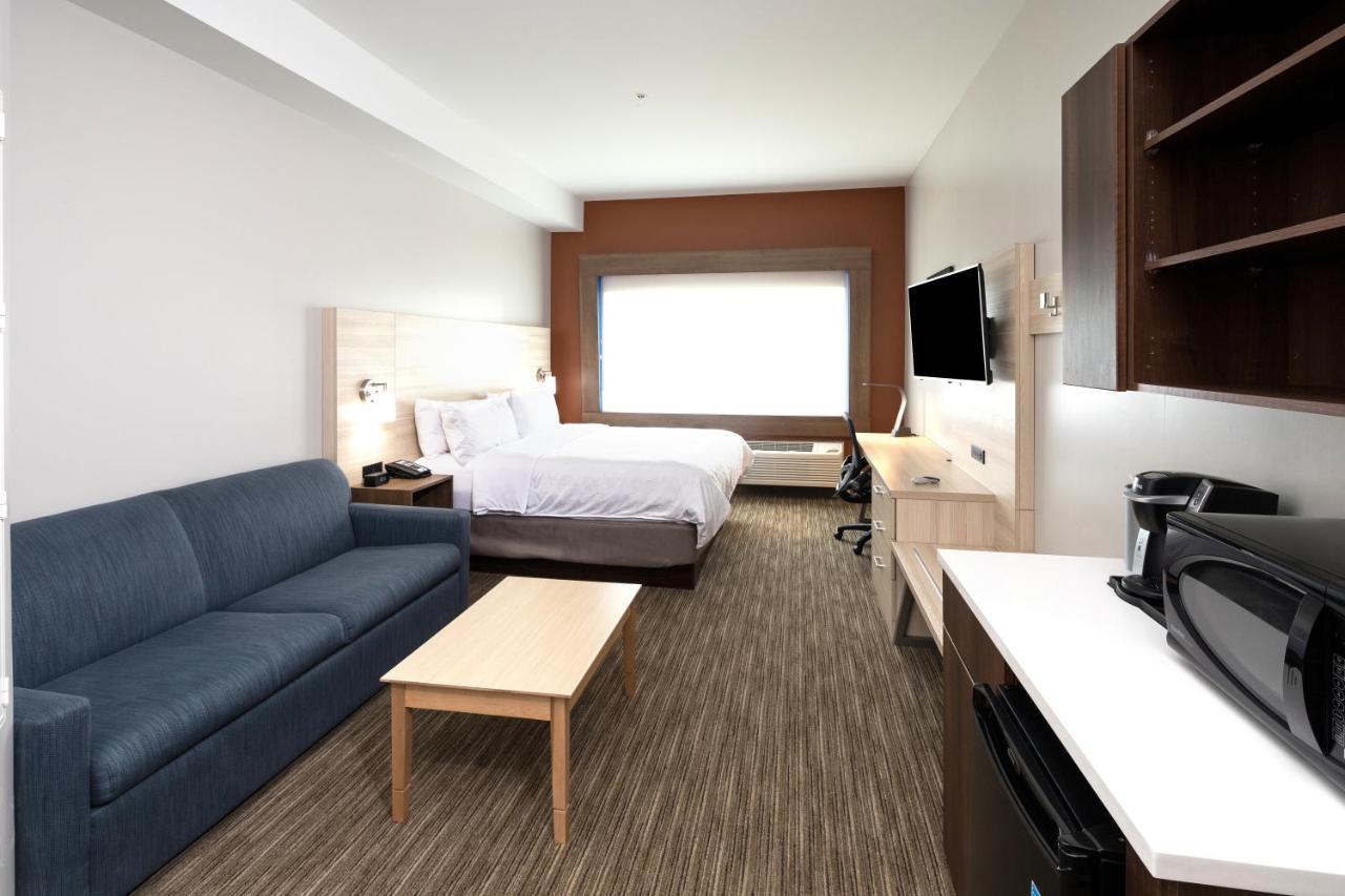 Suite - Hearing Accessible - Non-Smoking at Holiday Inn Express and Suites Portage by IHG