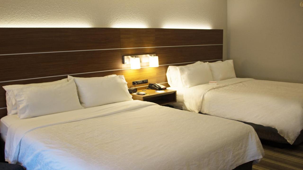 King Room - Non-Smoking at Holiday Inn Express Winfield by IHG
