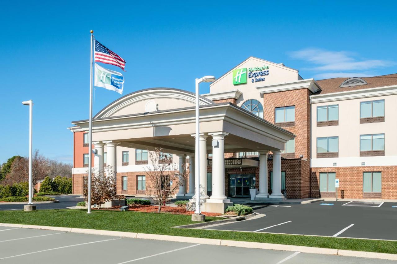  | Holiday Inn Express Hotel & Suites Tappahannock