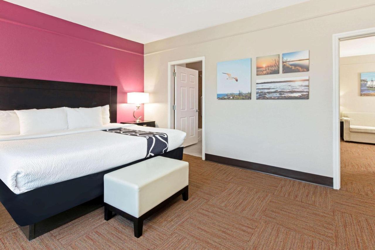 King Suite - Non-Smoking at La Quinta Inn & Suites by Wyndham Winnie