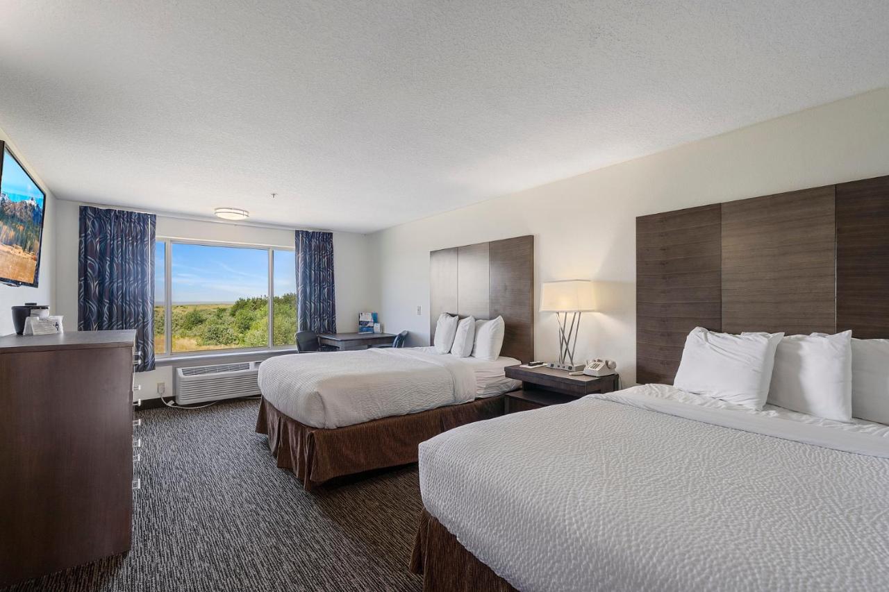 Queen Room with Two Queen Beds - Ocean View at Oceanview Inn At The Arch