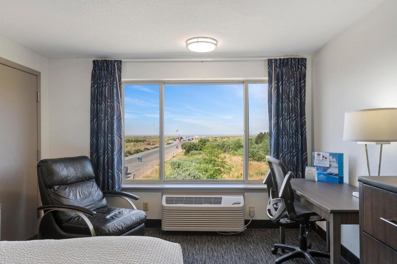 Standard Single King Room with Ocean View at Oceanview Inn At The Arch