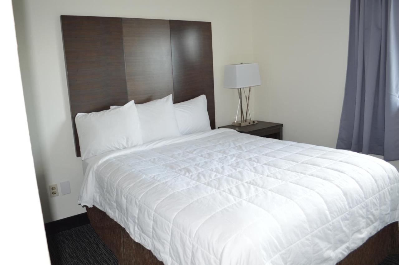 Suite with Sea View at Oceanview Inn At The Arch