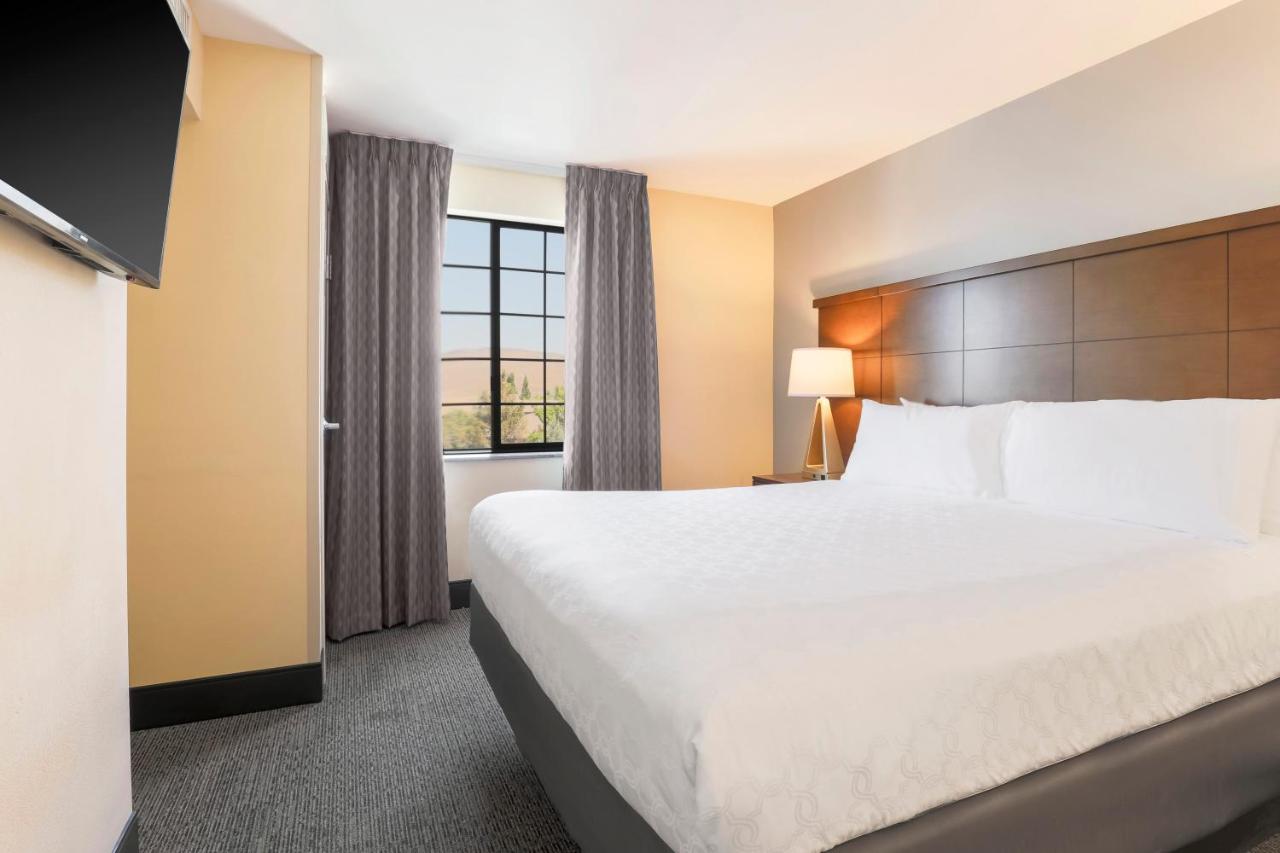 One-Bedroom King Suite with Sofa Bed at Staybridge Suites Reno by IHG